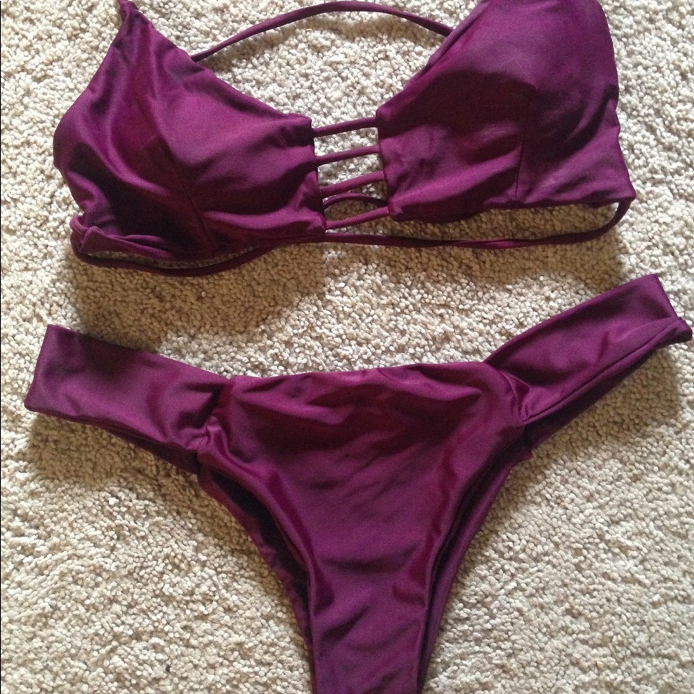 Women cutout vintage bikini (maroon)